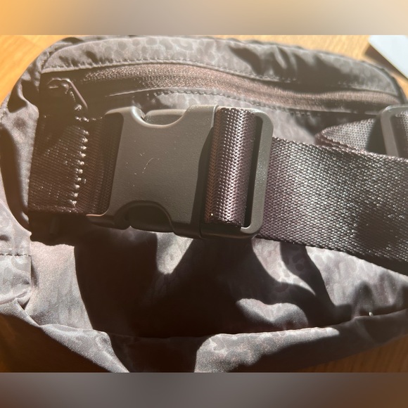 Ododos mini belt bag 1L, leopard print, brown, NWT - Picture 8 of 13